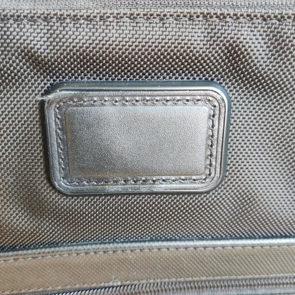 Tumi Doctors Tote - Picture 5 of 7